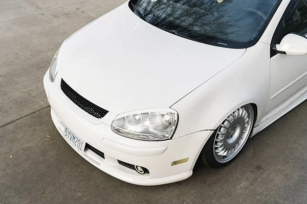 Фото дисков Rotiform PMF Серебро на Volkswagen Golf VII
