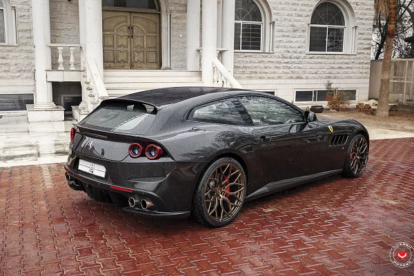 Фото дисков Vossen S17-01 Сатиновая бронза на Ferrari GTC4Lusso