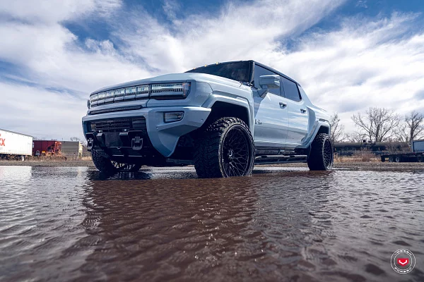 Фото дисков Vossen GNX-02 Черный глянец на GMC Hummer EV