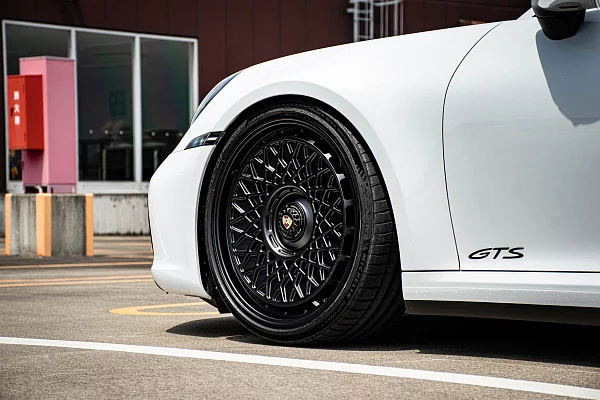 Фото дисков HRE 501 GTM Черный сатин на Porsche 911 VIII