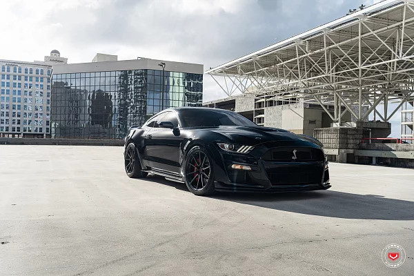 Фото дисков Vossen M-X2 Черный глянец на Ford Mustang VI