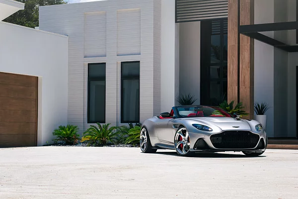 Фото дисков HRE 522M Полированный лак на Aston Martin DBS 3