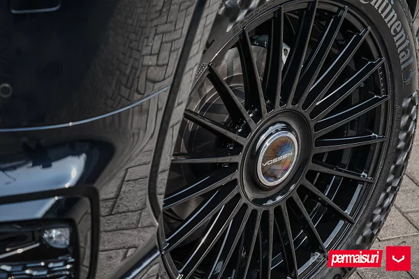 Фото дисков Vossen HF-8 Черный глянец на Toyota Land Cruiser 300