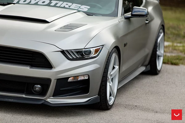 Фото дисков Vossen CV3 Серебро на Ford Mustang VI