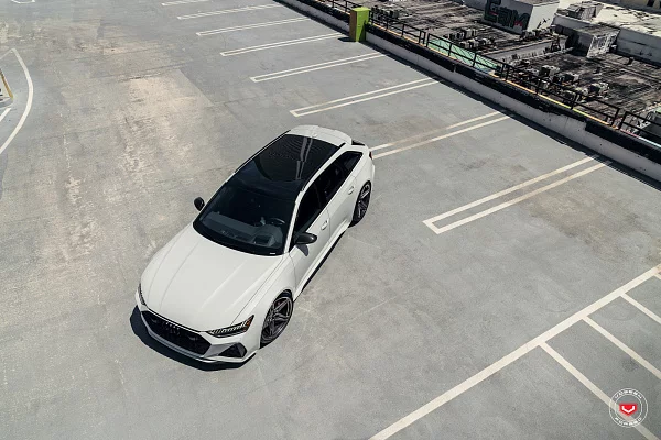 Фото дисков Vossen EVO-1R Глянцевый темный лак на Audi A/RS 6 (C8)