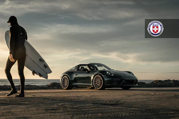 Фото дисков HRE 300 GTS Сатиновая шампань на Porsche 911 VIII