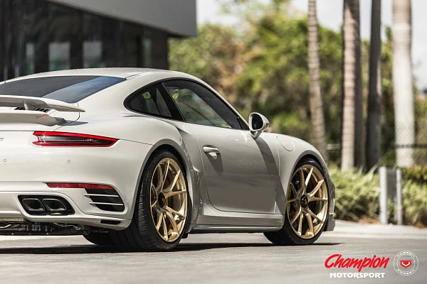 Фото дисков Vossen RS74 Глянцевое золото на Porsche 911 VII