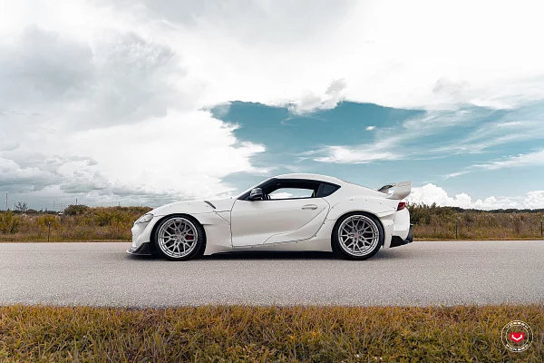 Фото дисков Vossen M-X3 (3-Piece) Глянцевый тонированный лак на Toyota Supra A90