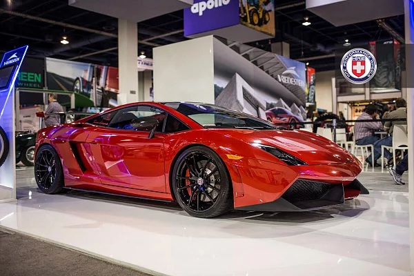 Фото дисков HRE P104 Черный глянец на Lamborghini Gallardo