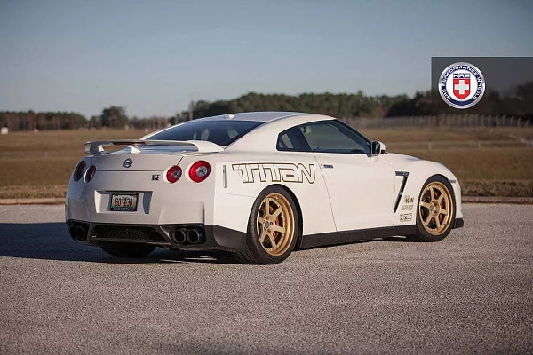 Фото дисков HRE C106 Сатиновое золото на Nissan GT-R