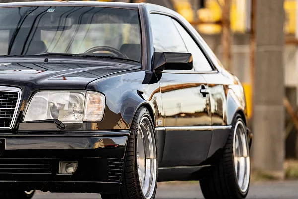 Фото дисков HRE 544 Глянцевый лак на Mercedes-Benz E-Class (W124)