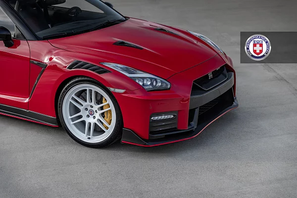Фото дисков HRE 312 GTS Белый глянец на Nissan GT-R