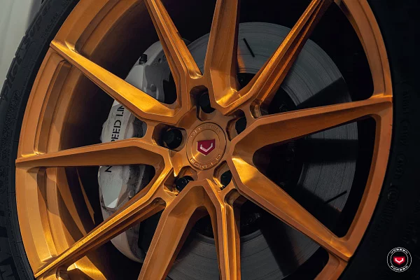 Фото дисков Vossen EVO-2 Глянцевая медь на Jeep Grand Cherokee IV