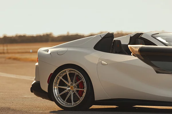 Фото дисков Vossen VPS-1 (3-Piece) Глянцевый лак на Ferrari 812