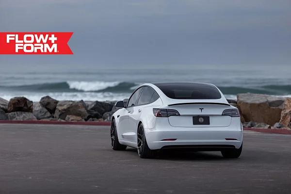 Фото дисков HRE FF01 Черный сатин на Tesla Model 3