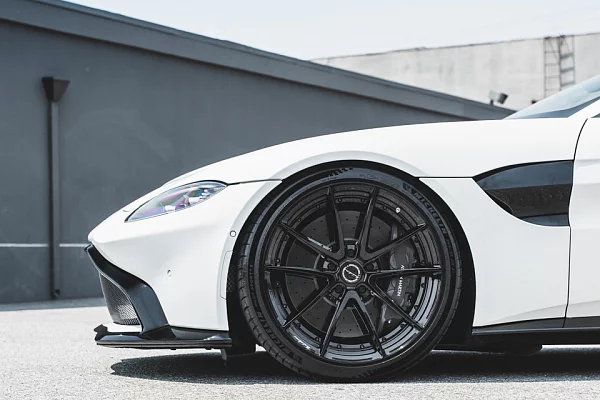 Aston Martin Vantage