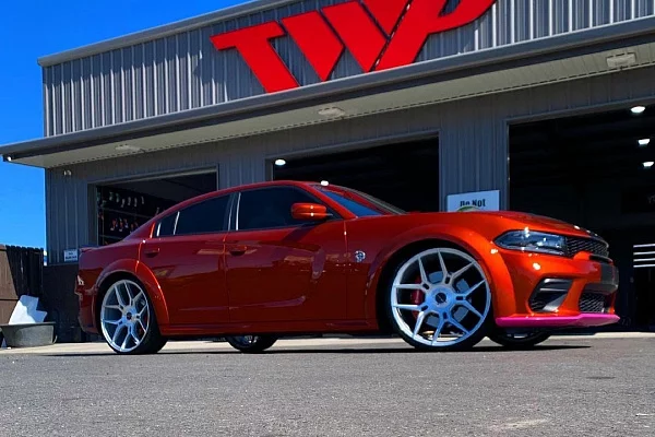Фото дисков Giovanna Haleb Серебро на Dodge Charger VII