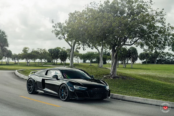 Фото дисков Vossen S21-01 Сатиновый темный лак на Audi R8 (4S)