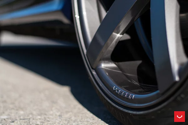 Фото дисков Vossen CV3 Глянцевый графит на Audi Q5 (8R)