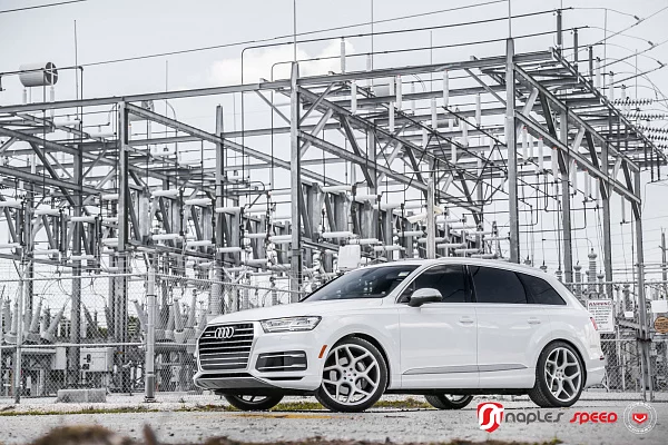 Фото дисков Vossen CG-205 Серебро на Audi Q7 (4M)