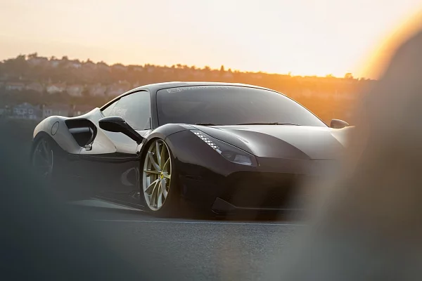 Фото дисков HRE P204 Сатиновое золото на Ferrari 488