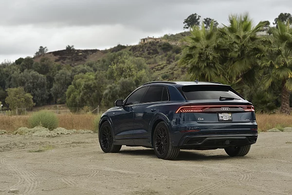Фото дисков Rotiform JDR Черный матовый на Audi Q8