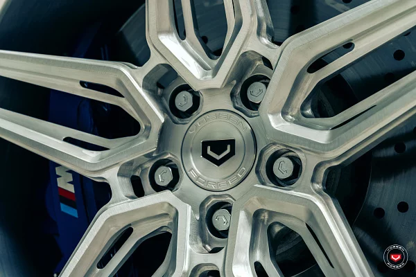 Фото дисков Vossen EVO-1R Глянцевый лак на BMW 5/M5 (G30/F90)