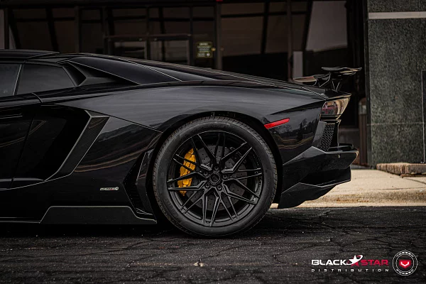 Фото дисков Vossen EVO-5 Черный глянец на Lamborghini Aventador