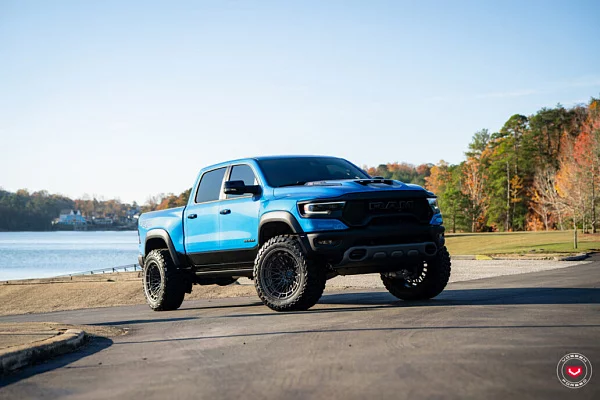 Фото дисков Vossen LCX-03 Черный сатин на Ram 1500 V