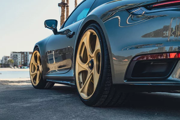 Фото дисков HRE 522M Сатиновое золото на Porsche 911 VIII