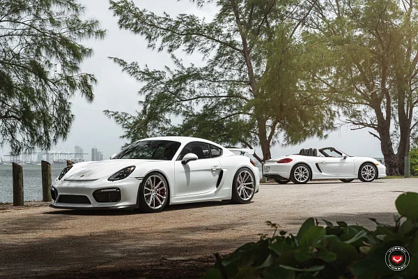 Фото дисков Vossen CG-203 Глянцевый лак на Porsche Cayman II