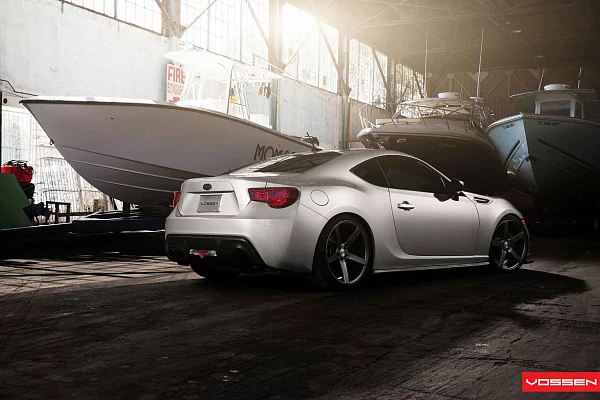 Фото дисков Vossen CV3 Сатиновый графит на Subaru BRZ I