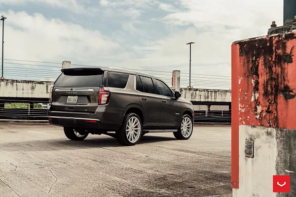 Фото дисков Vossen HF6-1 Серебро на Chevrolet Tahoe V
