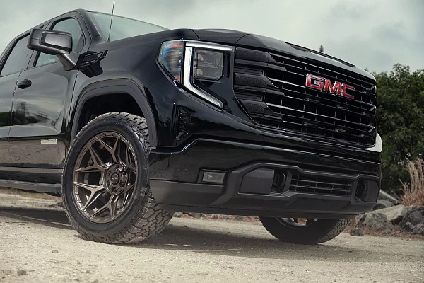 Фото дисков 4PLAY 4P06 Сатиновая бронза на GMC Sierra IV