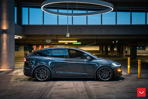 Фото дисков Vossen HFX-2 (5-Lug) Глянцевый графит на Tesla Model X