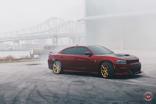 Фото дисков Vossen CG-204 Глянцевое золото на Dodge Charger VII
