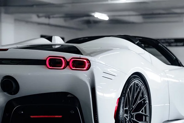 Фото дисков Anrky AN10 Глянцевый темный лак на Ferrari SF90