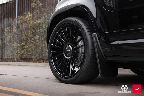 Фото дисков Vossen HF-8 Черный глянец на Land Rover Defender II