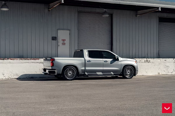 Фото дисков Vossen HF-8 Глянцевый лак на Chevrolet Silverado IV