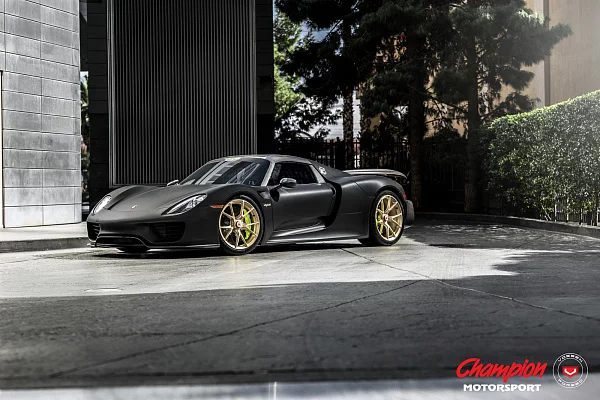 Фото дисков Vossen RS74 Глянцевое золото на Porsche 918 Spyder