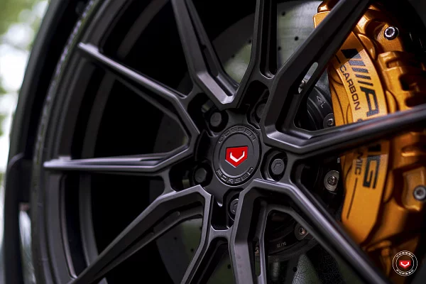 Фото дисков Vossen EVO-2R Черный сатин на Mercedes-Benz AMG GT I