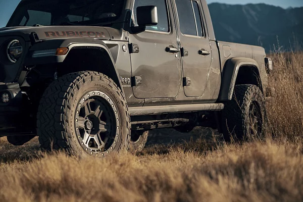 Фото дисков Black Rhino RENO Черный сатин на Jeep Gladiator II (JT)