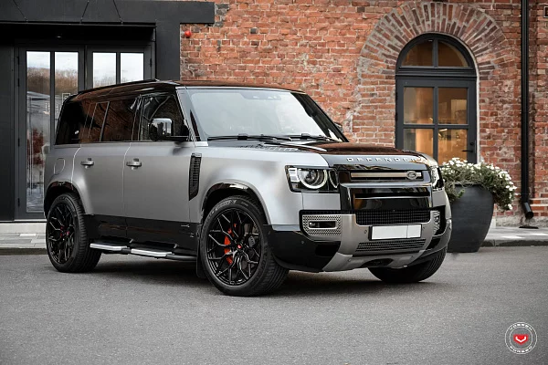 Фото дисков Vossen S17-01 Черный глянец на Land Rover Defender II