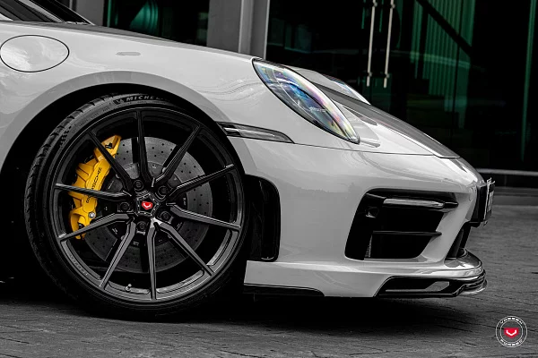 Фото дисков Vossen M-X2 Черный глянец на Porsche 911 VIII
