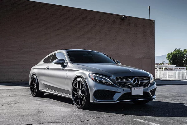 Фото дисков Giovanna Haleb Черный глянец на Mercedes-Benz C-Class (W205)