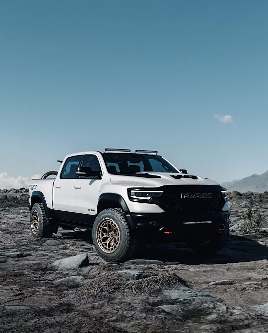 Фото дисков BX02-M Сатиновая бронза на Ram 1500 V