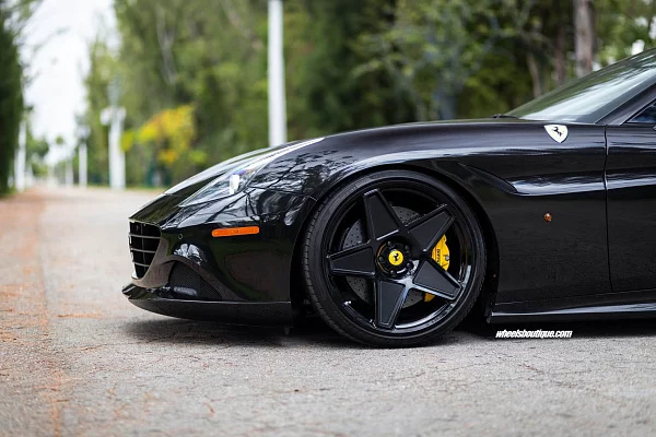 Фото дисков HRE 505M Черный сатин на Ferrari California