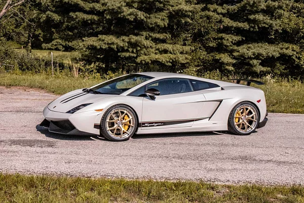 Фото дисков HRE S101 Глянцевое золото на Lamborghini Gallardo