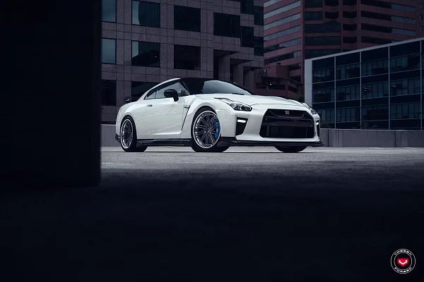 Фото дисков Vossen VPS-5 (3-Piece) Глянцевый темный лак на Nissan GT-R