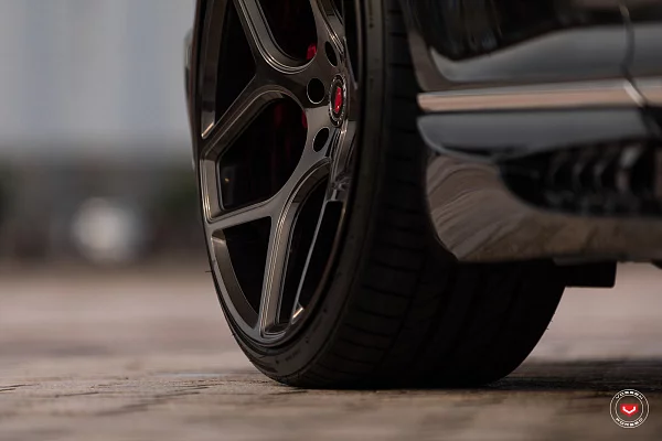 Фото дисков Vossen CG-205 Черный глянец на Bentley Continental GT II